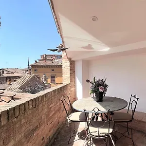 una-terrazza-sui-tetti.it-tuscanyhotel.com/
